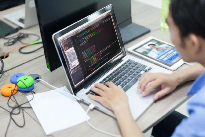 企業為何青睞軟件外包？揭秘其背后多重優勢